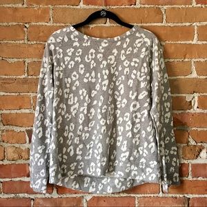 Liz Claiborne | Cozy Grey & White Leopard Sweater
